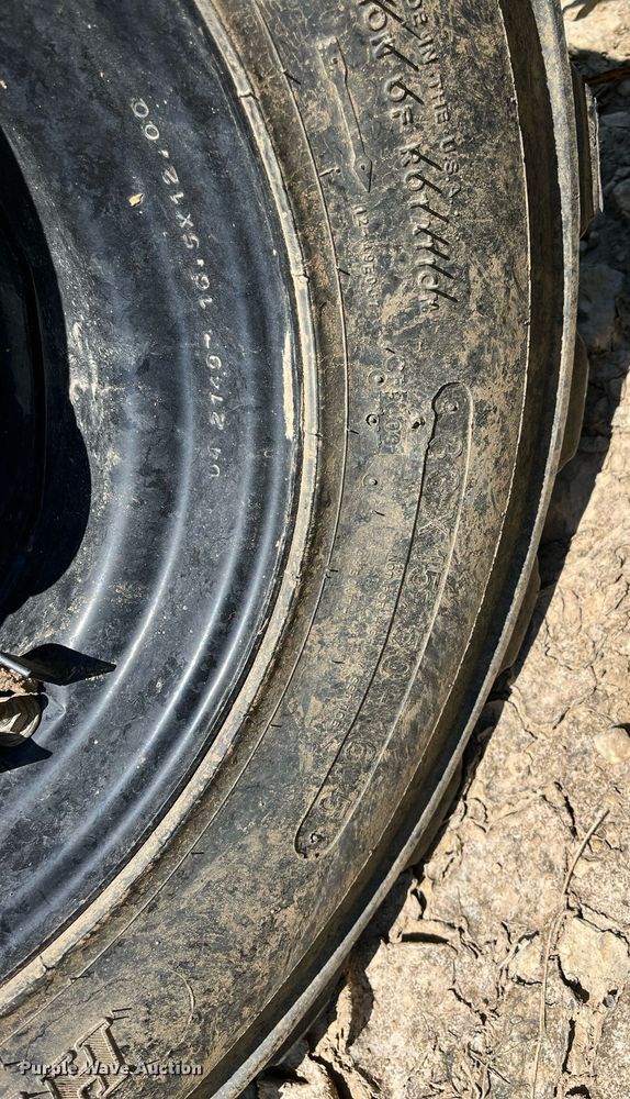 image for item DM1997 2010 Great Plains YP-1225A-TR  air seeder