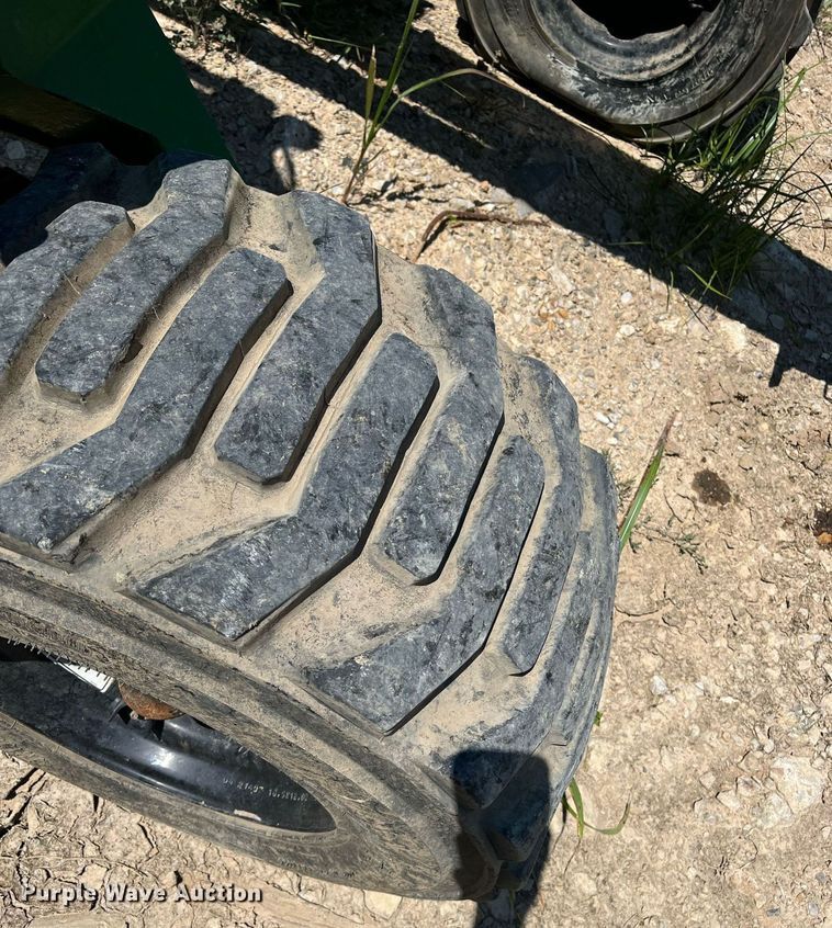 image for item DM1997 2010 Great Plains YP-1225A-TR  air seeder