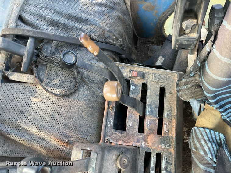 image for item DM2000 Ford 8730  MFWD tractor