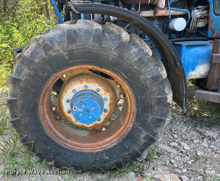 image for item DM2000 Ford 8730  MFWD tractor