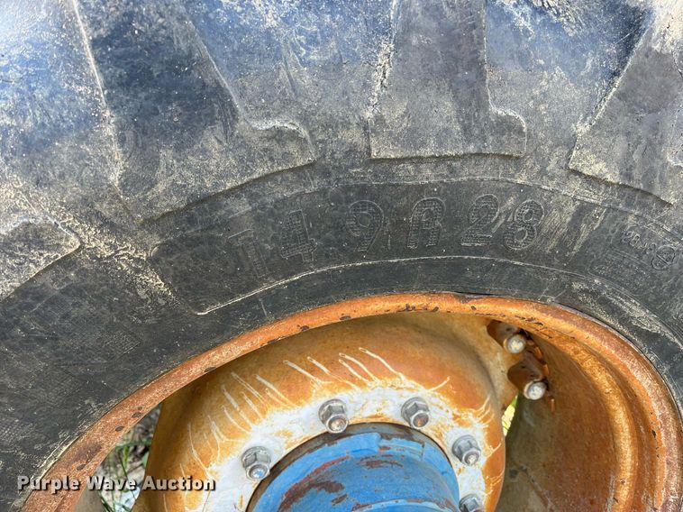 image for item DM2000 Ford 8730  MFWD tractor