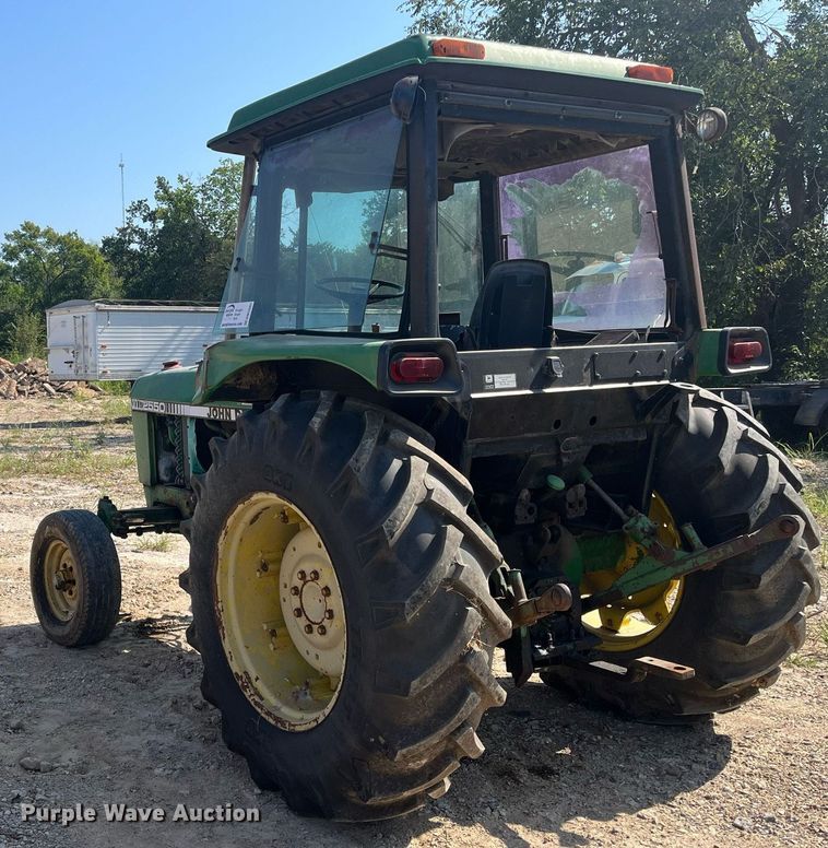 image for item DM2002 1984 John Deere 2550  tractor