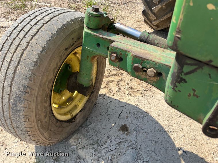 image for item DM2002 1984 John Deere 2550  tractor