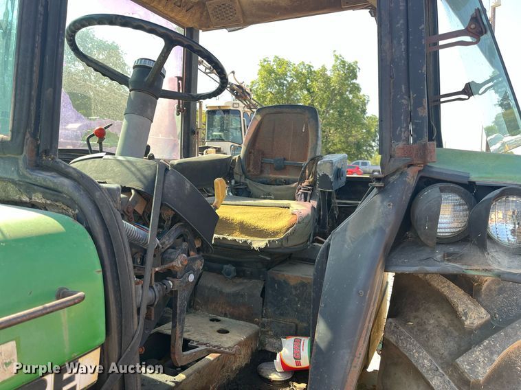 image for item DM2002 1984 John Deere 2550  tractor