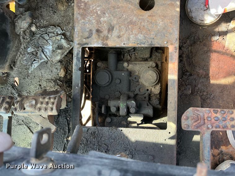 image for item DM2002 1984 John Deere 2550  tractor