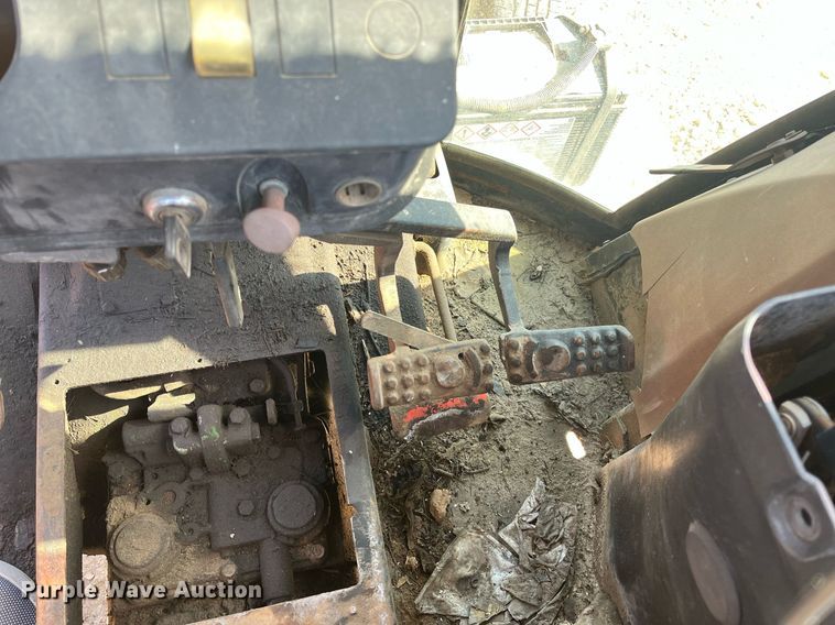 image for item DM2002 1984 John Deere 2550  tractor