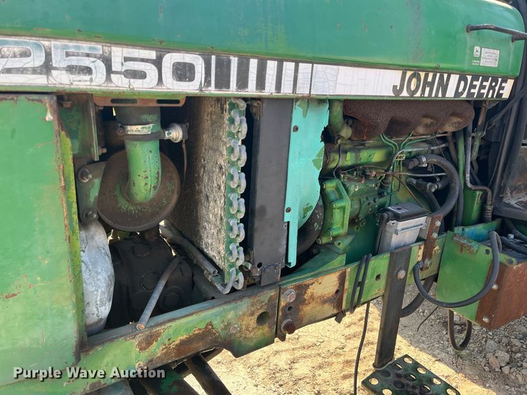 image for item DM2002 1984 John Deere 2550  tractor