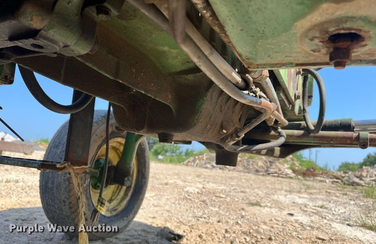 image for item DM2002 1984 John Deere 2550  tractor