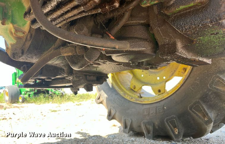 image for item DM2002 1984 John Deere 2550  tractor