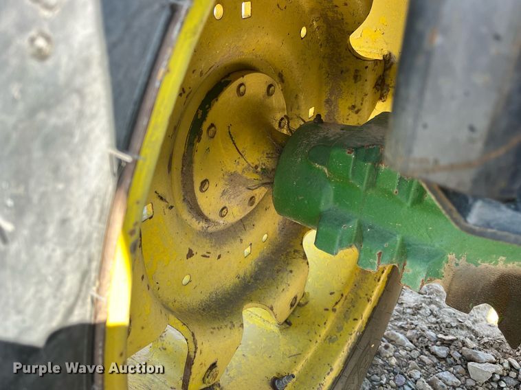 image for item DM2002 1984 John Deere 2550  tractor