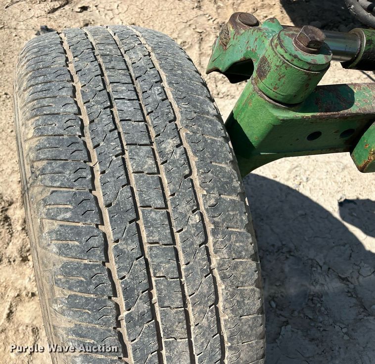 image for item DM2002 1984 John Deere 2550  tractor