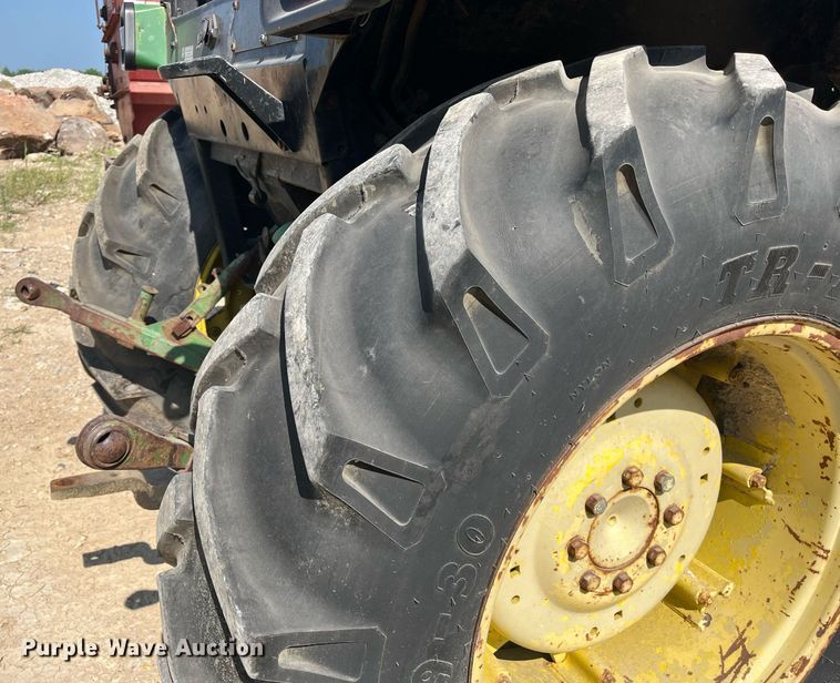 image for item DM2002 1984 John Deere 2550  tractor