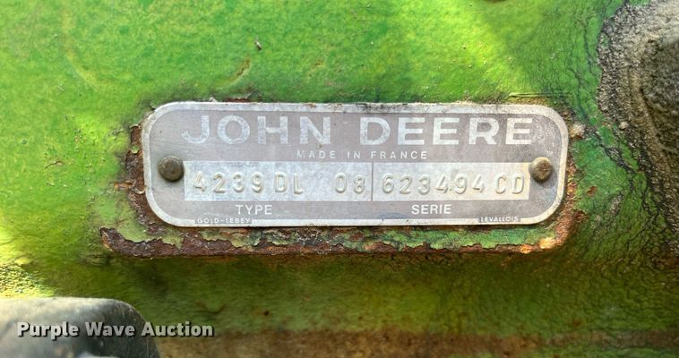 image for item DM2002 1984 John Deere 2550  tractor