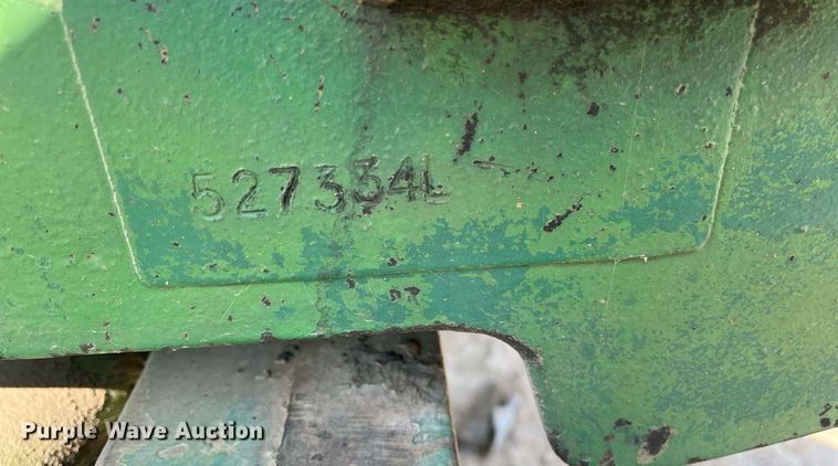 image for item DM2002 1984 John Deere 2550  tractor