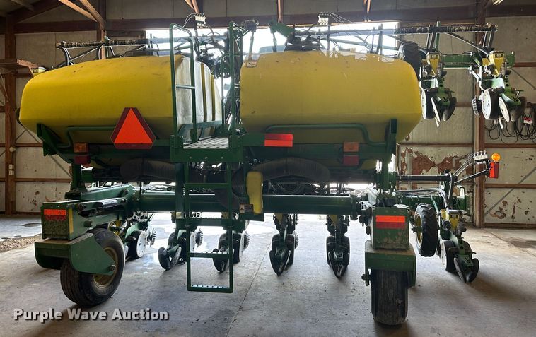 image for item DM2571 2009 John Deere 1720  no-till planter