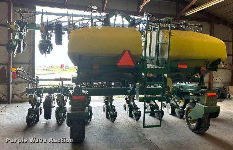 image for item DM2571 2009 John Deere 1720  no-till planter