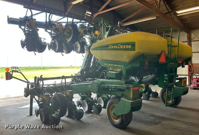 image for item DM2571 2009 John Deere 1720  no-till planter