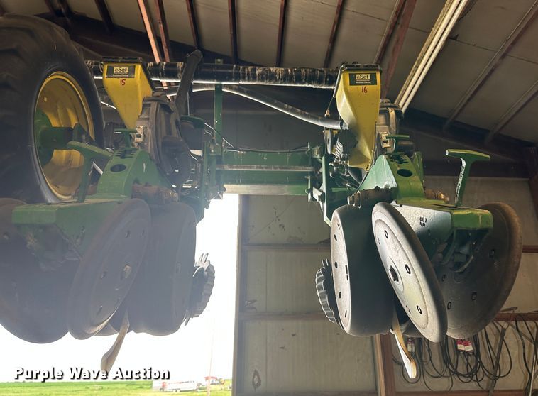 image for item DM2571 2009 John Deere 1720  no-till planter