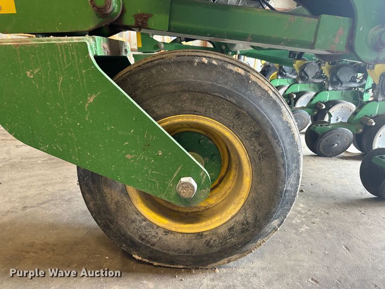 image for item DM2571 2009 John Deere 1720  no-till planter
