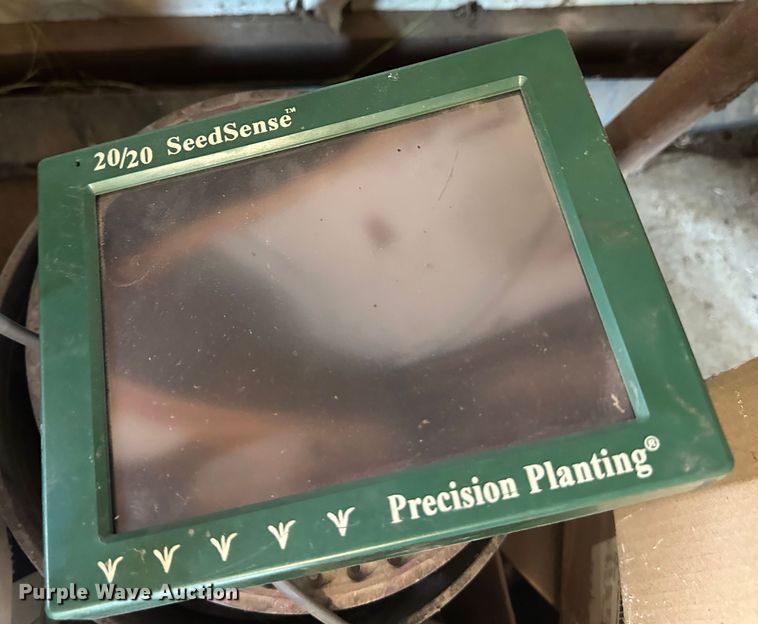 image for item DM2571 2009 John Deere 1720  no-till planter