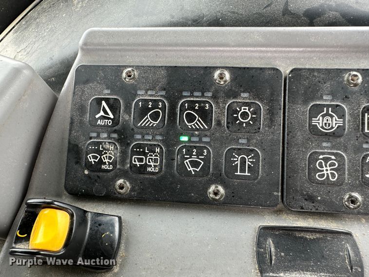 image for item DM2572 2020 Versatile 315  MFWD tractor