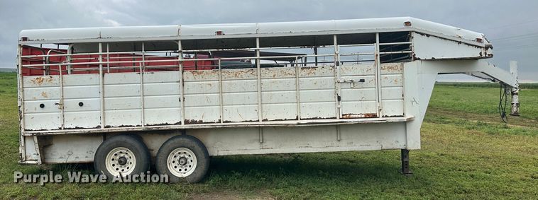 image for item DM2574 1994 CM  livestock trailer
