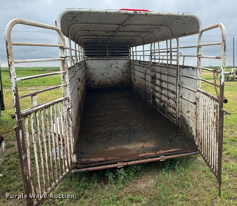 image for item DM2574 1994 CM  livestock trailer