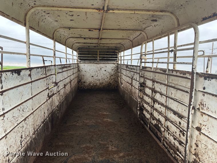 image for item DM2574 1994 CM  livestock trailer