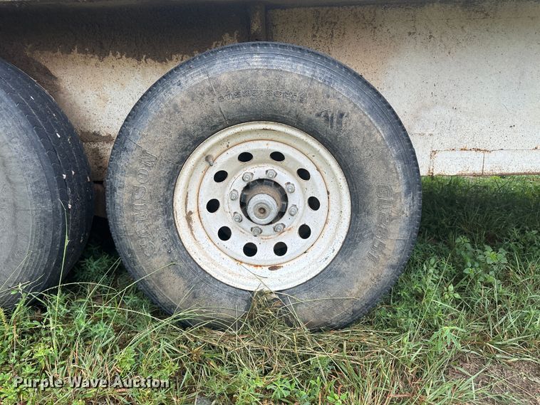 image for item DM2574 1994 CM  livestock trailer