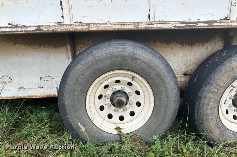 image for item DM2574 1994 CM  livestock trailer