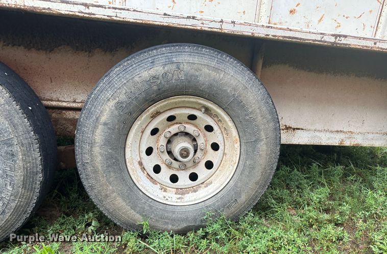 image for item DM2574 1994 CM  livestock trailer