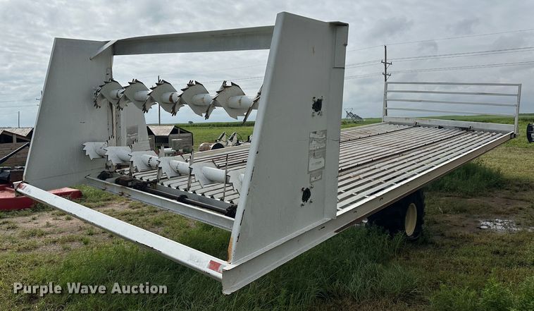 image for item DM2575 Bed Master 6000  square bale spreader