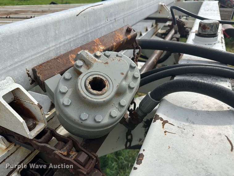 image for item DM2575 Bed Master 6000  square bale spreader