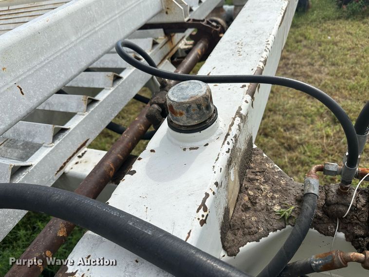 image for item DM2575 Bed Master 6000  square bale spreader