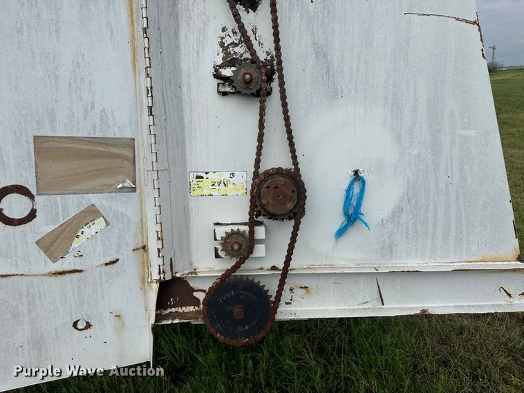 image for item DM2575 Bed Master 6000  square bale spreader