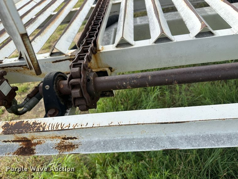 image for item DM2575 Bed Master 6000  square bale spreader