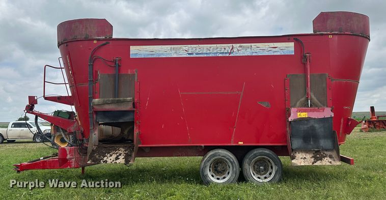 image for item DM2579 2012 Peecon VME 400  feed grinder/mixer