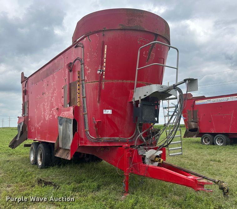 image for item DM2580 2015 Peecon VME 400  feed grinder/mixer