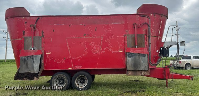 image for item DM2580 2015 Peecon VME 400  feed grinder/mixer