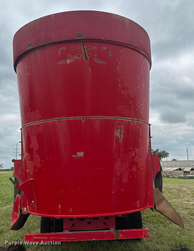 image for item DM2580 2015 Peecon VME 400  feed grinder/mixer