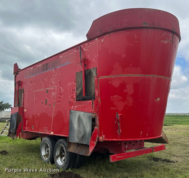 image for item DM2580 2015 Peecon VME 400  feed grinder/mixer