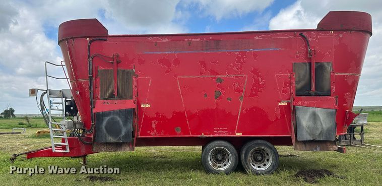 image for item DM2580 2015 Peecon VME 400  feed grinder/mixer