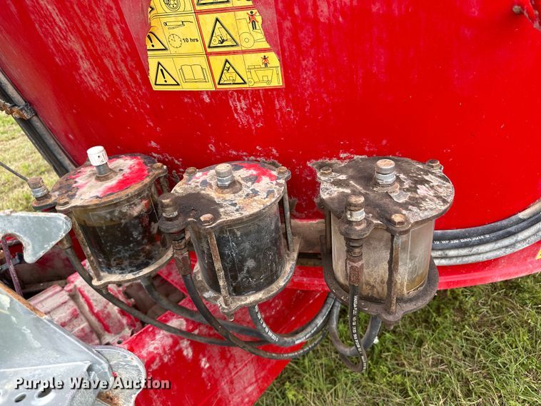 image for item DM2580 2015 Peecon VME 400  feed grinder/mixer