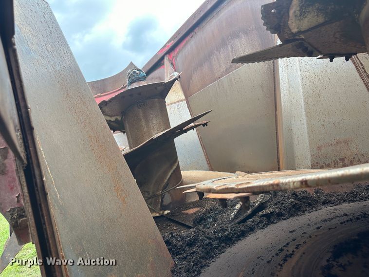 image for item DM2580 2015 Peecon VME 400  feed grinder/mixer