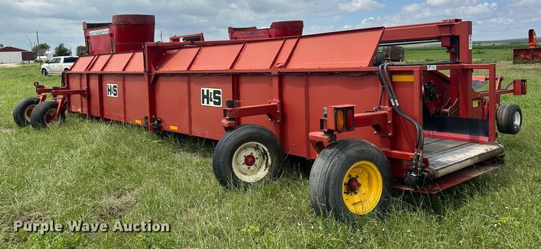 image for item DM2581 H&S TWM12  hay merger