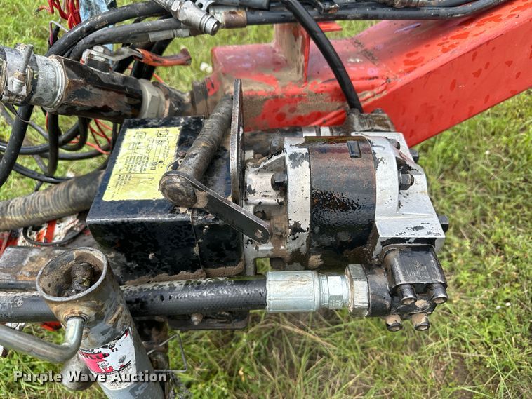 image for item DM2581 H&S TWM12  hay merger