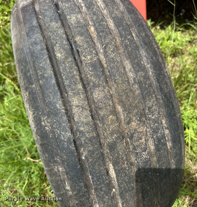 image for item DM2581 H&S TWM12  hay merger