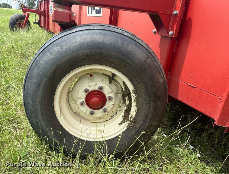 image for item DM2581 H&S TWM12  hay merger