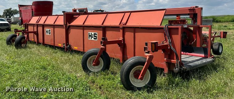 image for item DM2582 H&S TWM12  hay merger