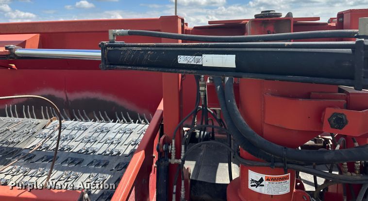 image for item DM2582 H&S TWM12  hay merger